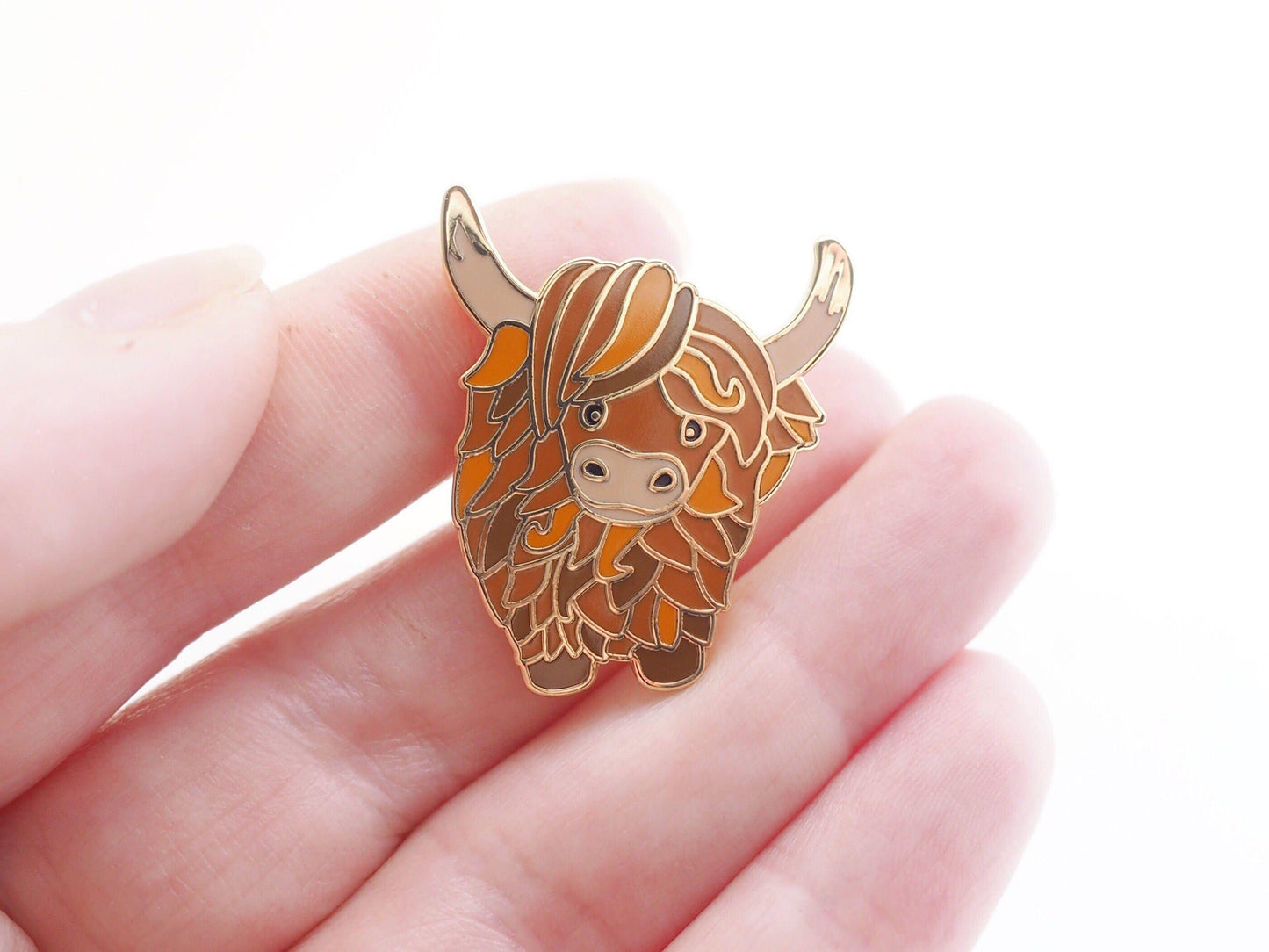 Highland cow enamel pin and/or hard enamel keyring. Scottish highland cow gift set.