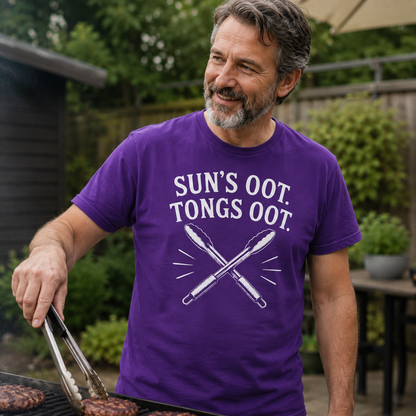“Sun’s Oot, Tongs Oot.” Standard Fit T-Shirt